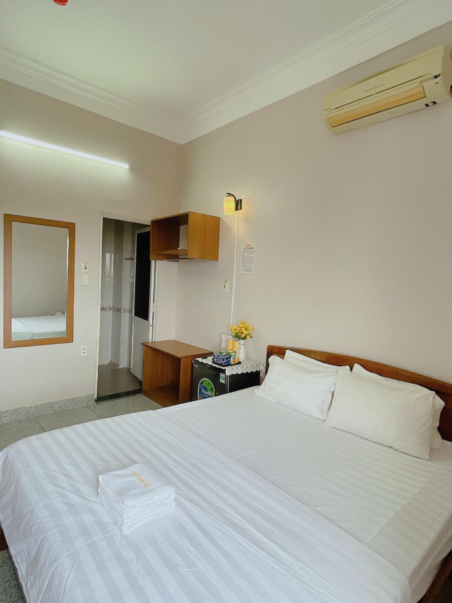 Amy Hotel Hue Esterno foto