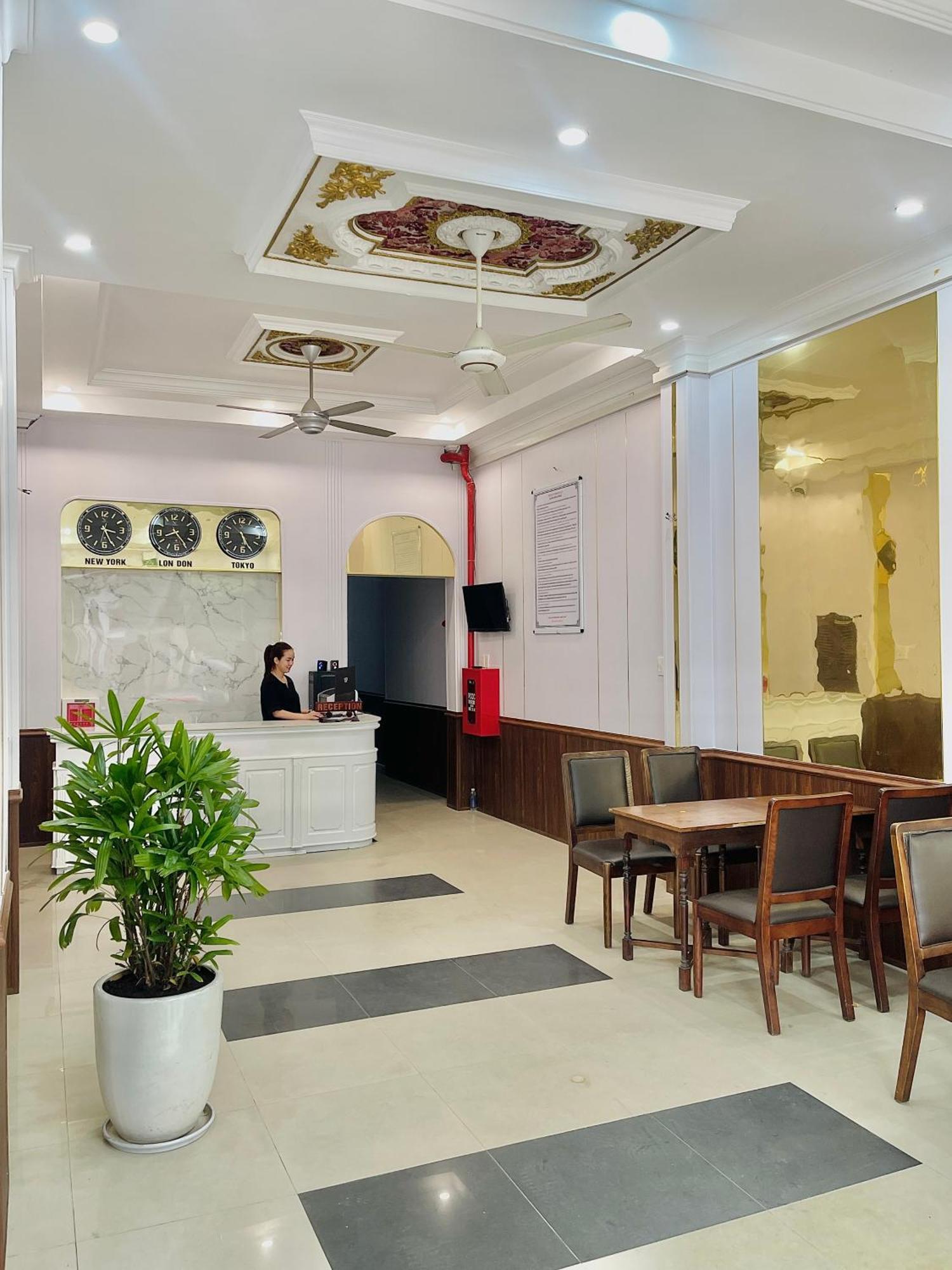 Amy Hotel Hue Esterno foto